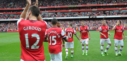 皇马名宿：球队不能被维尼修斯牵着鼻子走，没人把他绑在这（皇马名宿：球队不该被维尼修斯左右，他并非被迫留队）