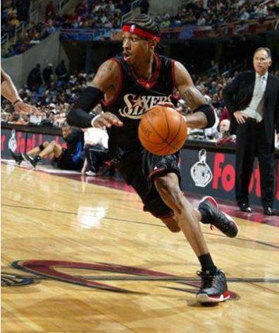 尼克斯队记：麦克布莱德X光检查显示无结构性损伤（尼克斯随队记者：X光检查证实麦克布莱德无结构性伤情）