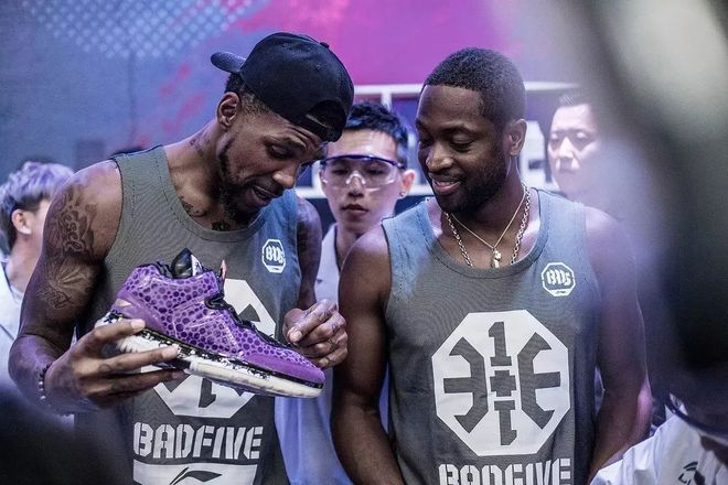 英超-B费双响姆贝莫破门芒特建功 曼联4-1狼队升至第六（英超-曼联4-1狼队升至第六：B费梅开二度，姆贝莫破门，芒特建功）