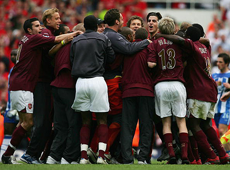 亚精英赛积分榜：蓉城积6分排在倒数第3，海港2分仍居垫底