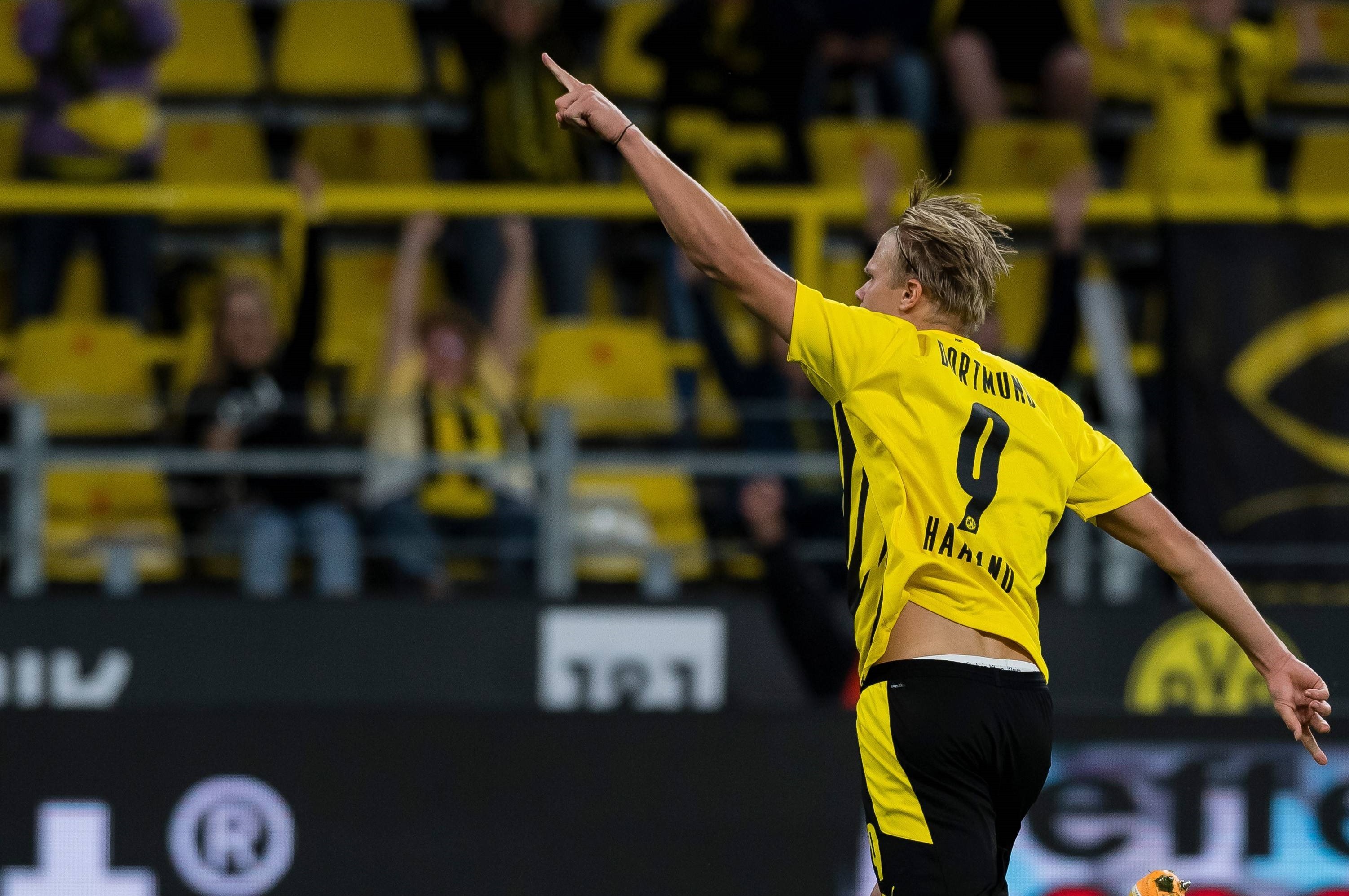 记者：若无意外费尔明周末将复出；德容正常训练但感冒还没好（记者称费尔明周末或迎复出，德容已随队合练但感冒未愈）