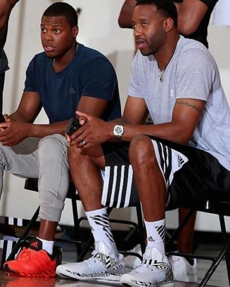 瑞天空：AC米兰与阿利松接触，利物浦对明夏转会持开放态度（瑞天空：米兰与阿利松已有接触，利物浦对其明夏转会持开放立场）