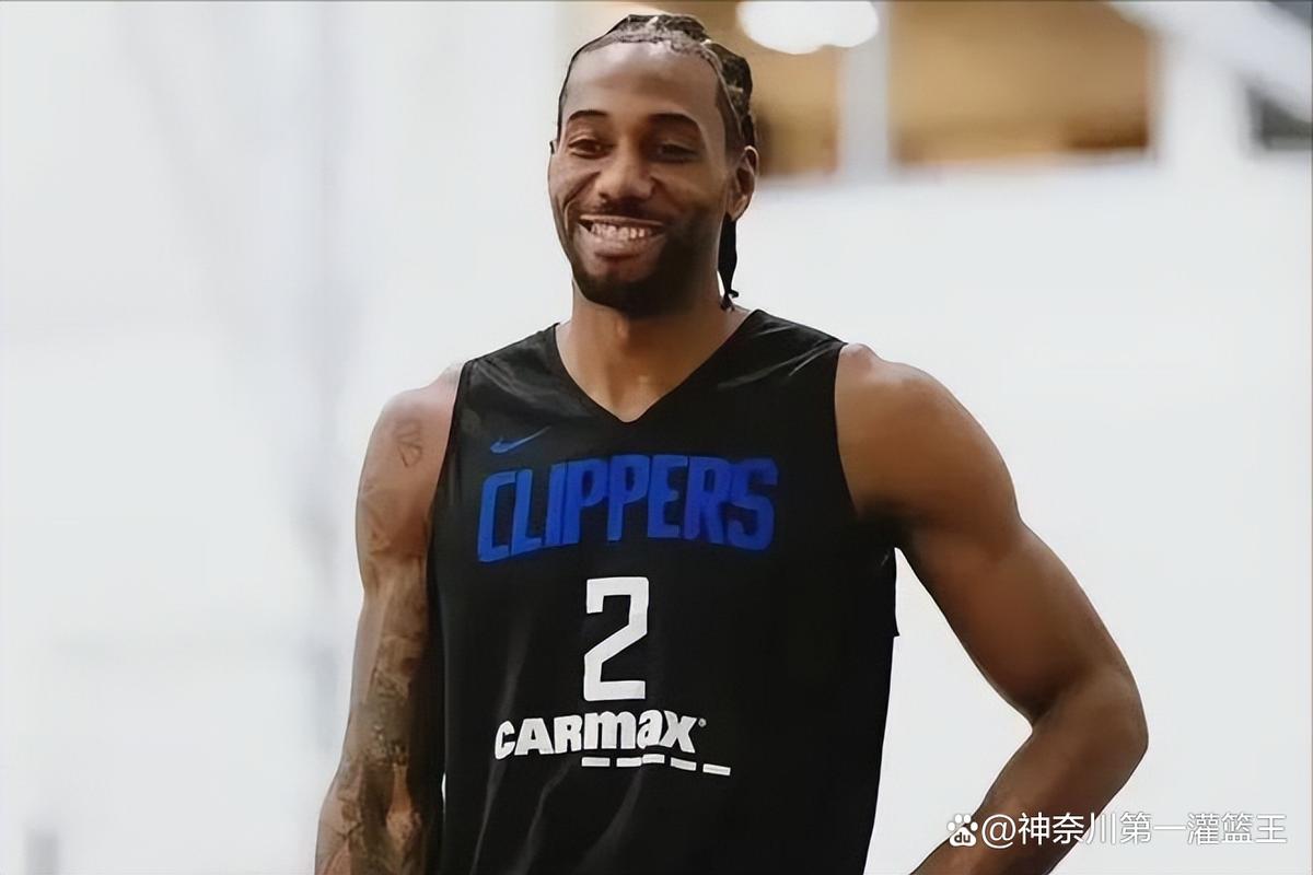 那不勒斯门将罚出时速130公里点球，已成足坛最快点射之一（那不勒斯门将主罚点球时速达130公里，跻身足坛最快点射行列）