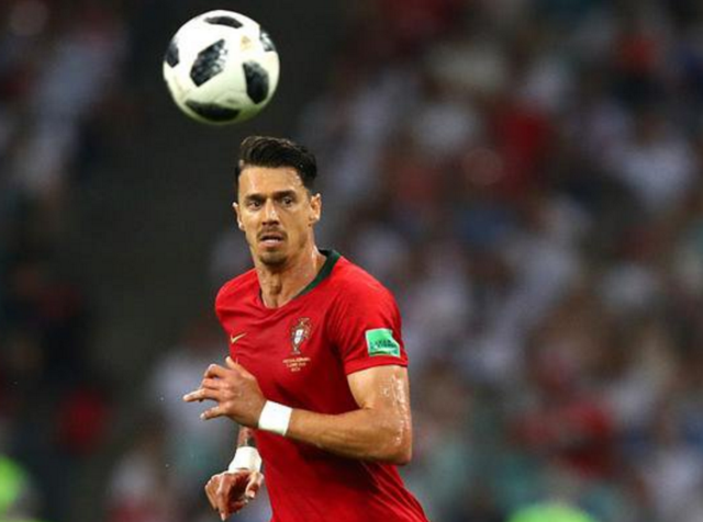 皇马本赛季前15场罗德里戈仅出战348分钟，加盟球队同期最低（罗德里戈本赛季前15场仅出场348分钟，创加盟皇马同期新低）