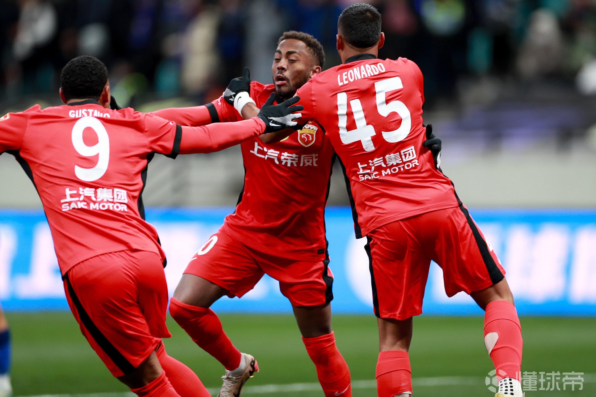 而产生的颈 而产生的颈